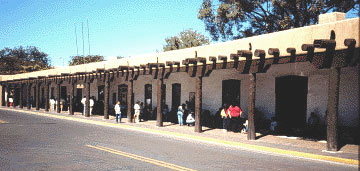 Photo of the Palace of the Governors, Santa Fe, New Mexico.